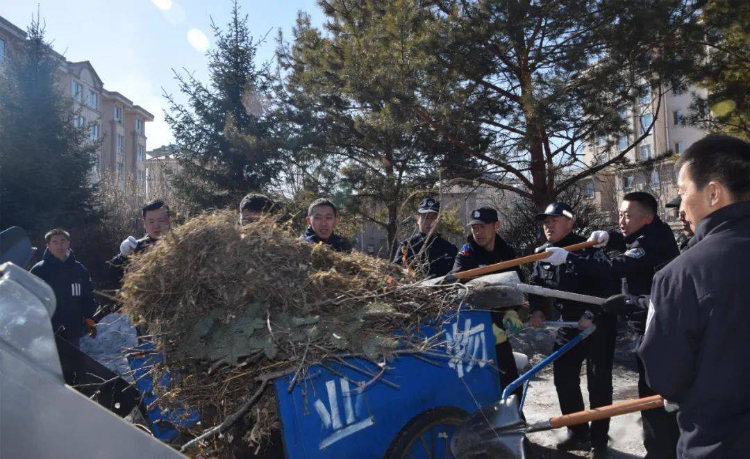 3月26日,大海林分局积极响应大海林林业局有限公司开展城镇环境卫生