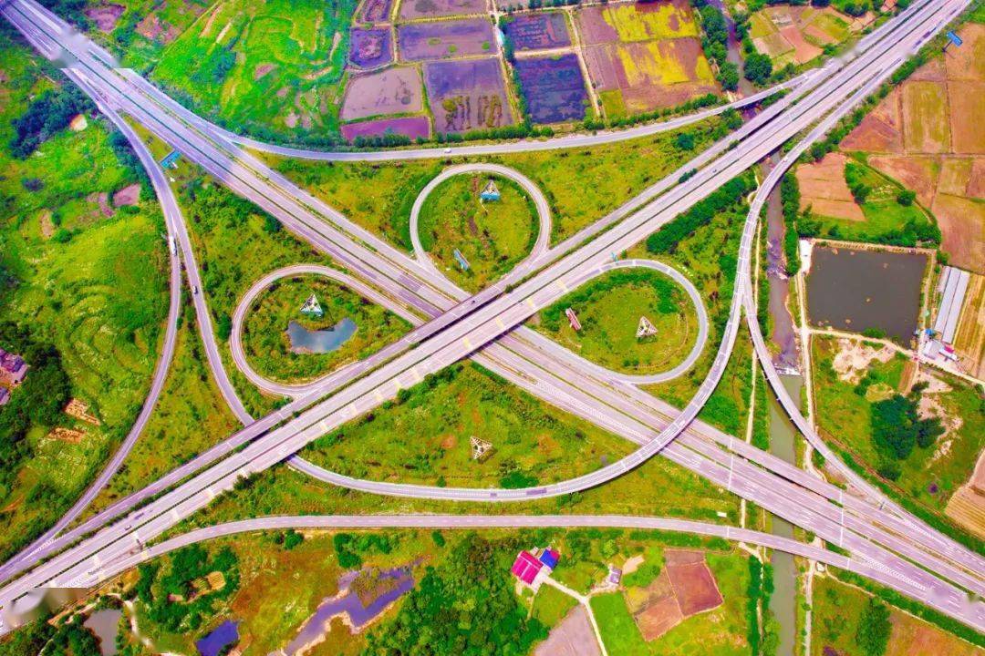 优秀向上生长向新而行这里是湖北黄石