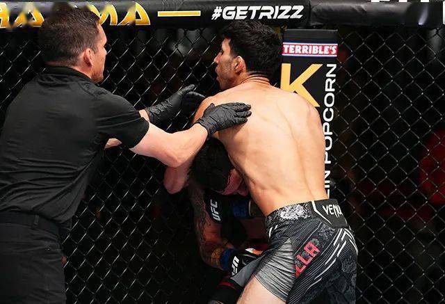 战报ufconespn53里巴斯vs娜玛尤纳斯