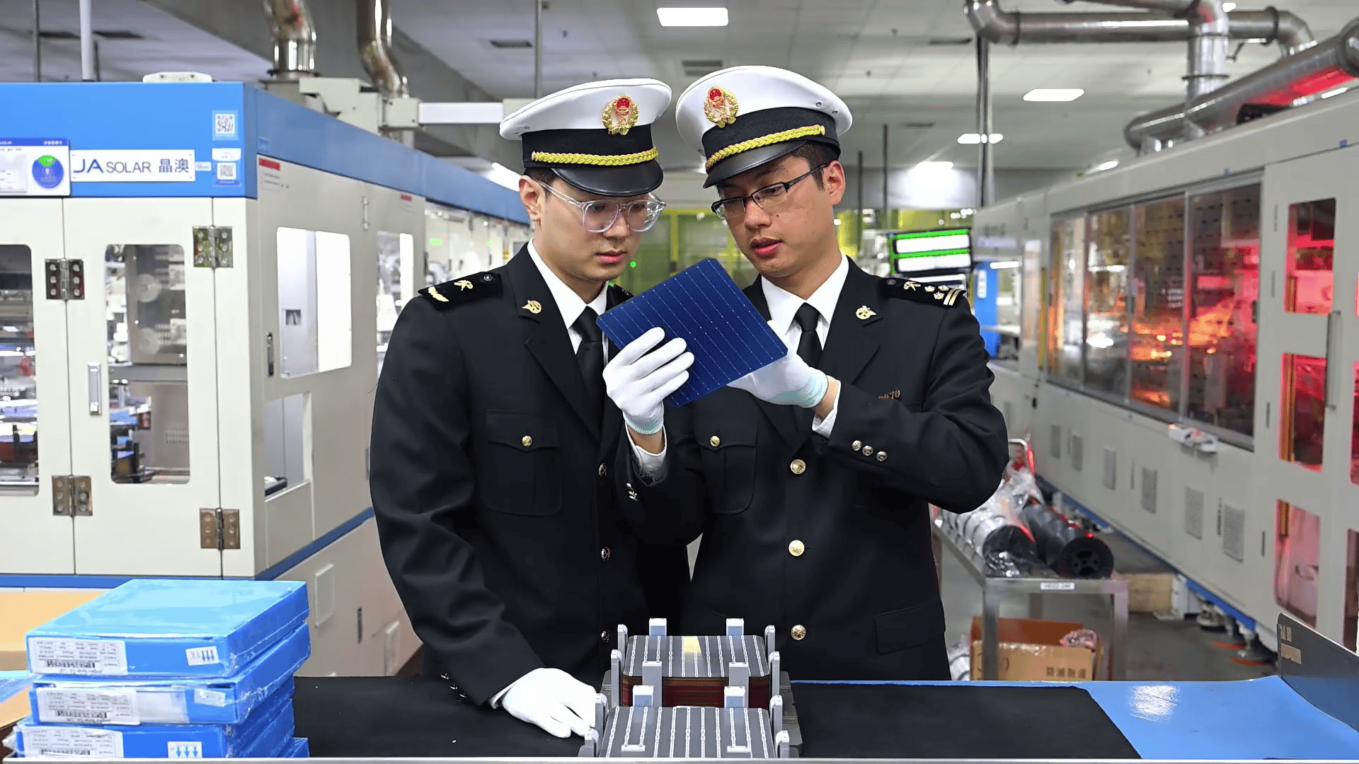 前两月上海对金砖国家进出口总值增长超三成_企业_山海关_监管