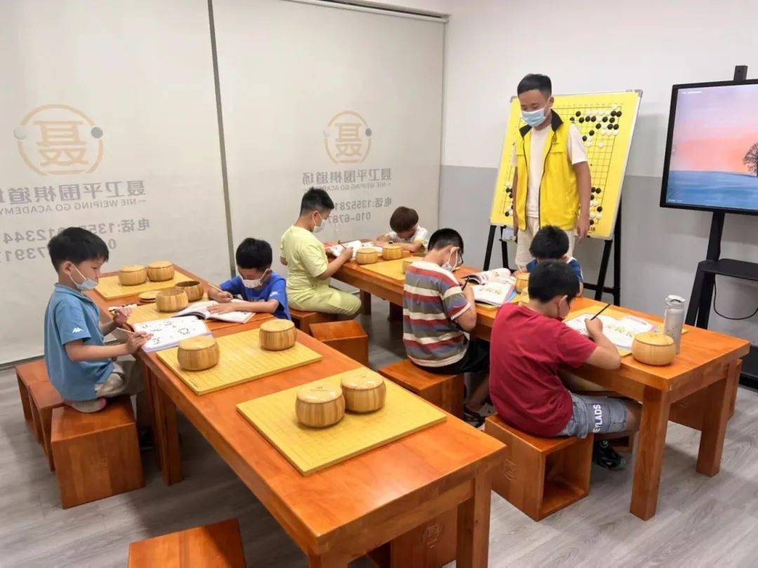 老师:优秀的老师要站在孩子的角度去看待问题,让孩子真正对围棋感兴趣