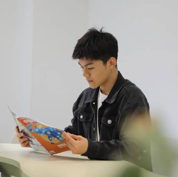 在大艺与书为伴