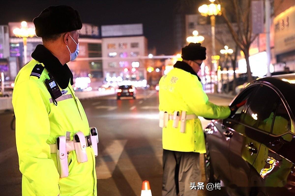 三零创建梅河新区交警开展夜查酒驾统一行动筑牢春季道路交通安全防线