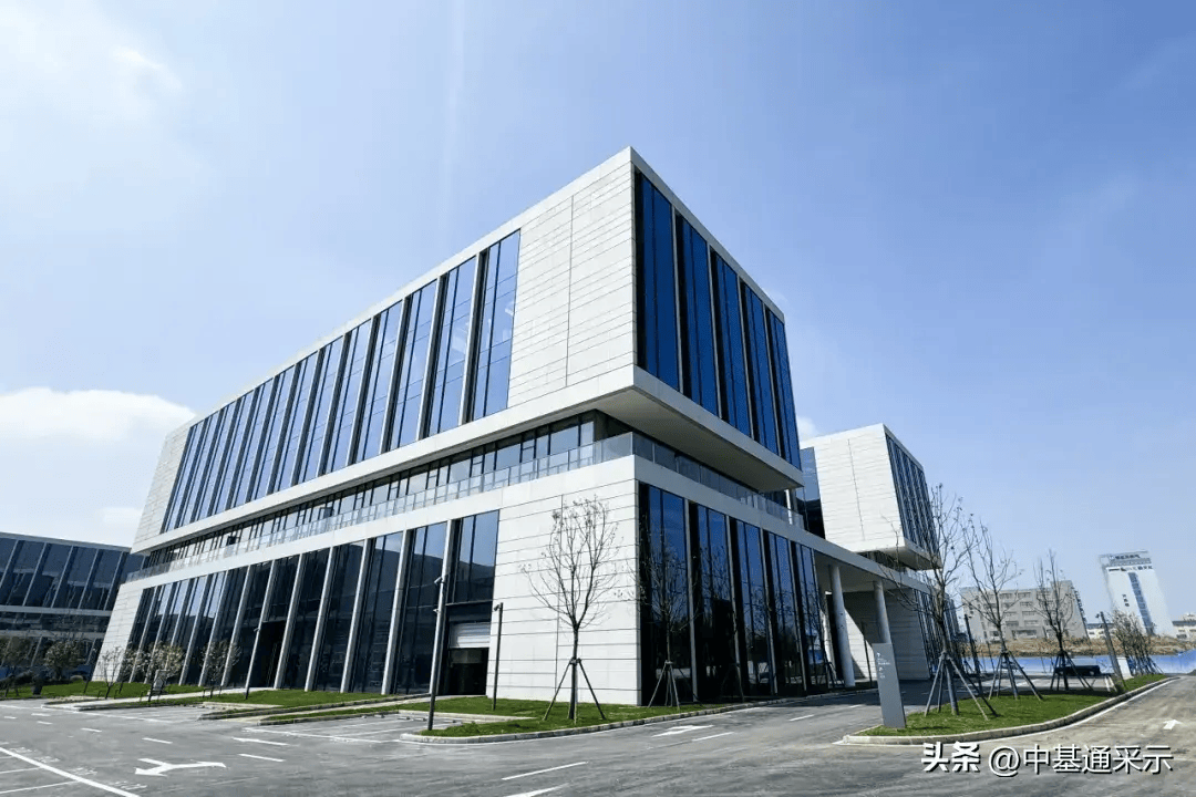 小米武汉科技园一期项目武汉首个小米汽车交付中心正式开业_建筑_集团