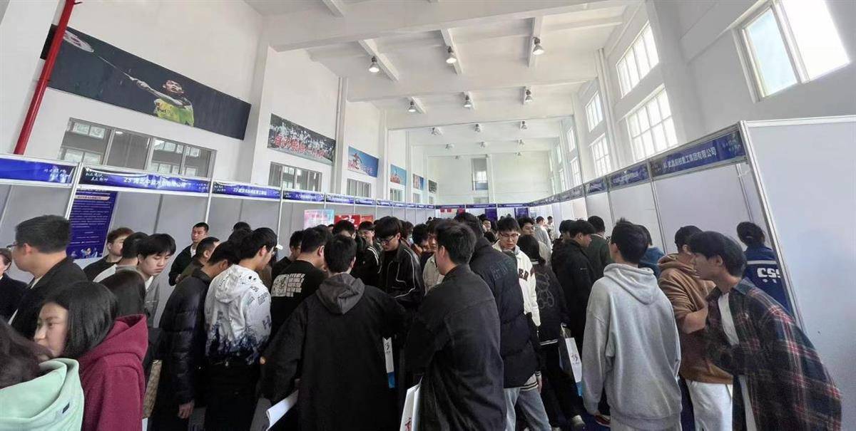 职在家门口校园毕业生与基层双向奔赴