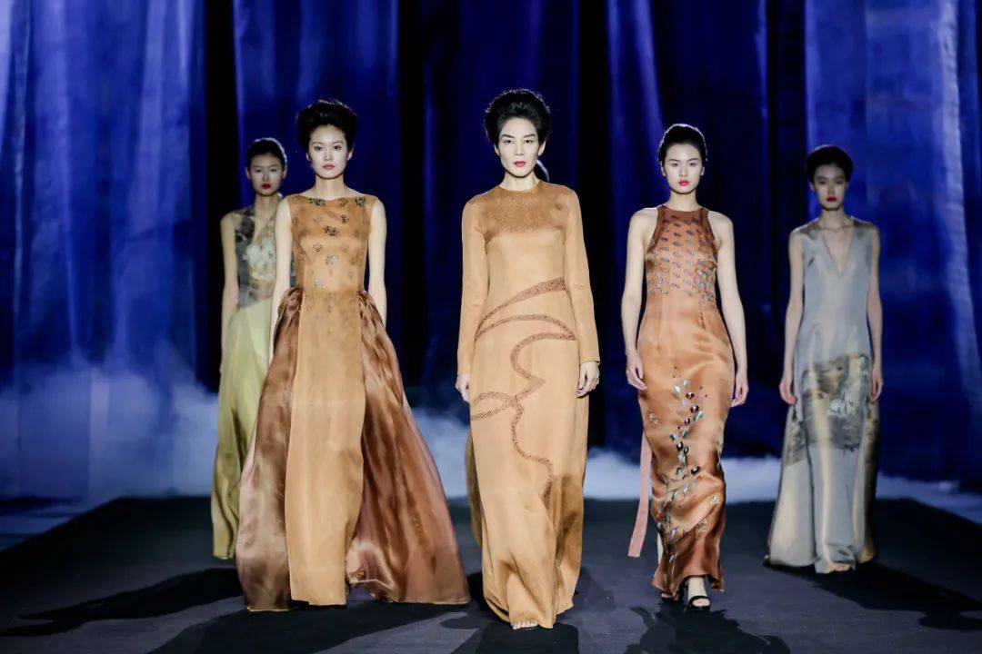 衣者天地形李薇高级时装发布会举办