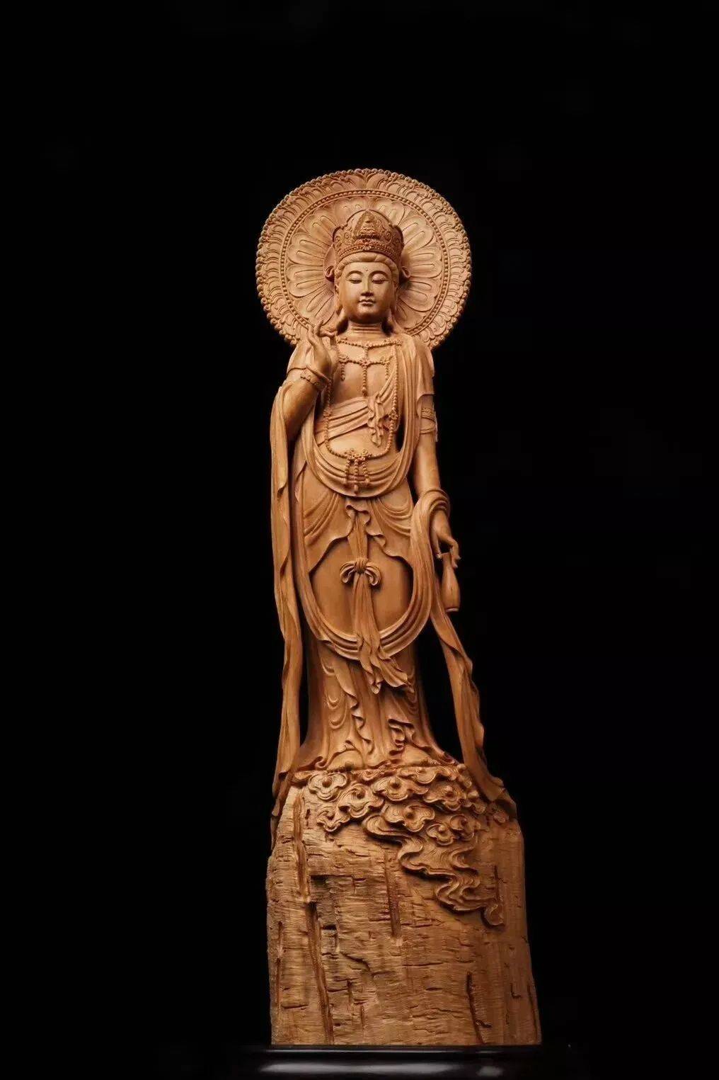到了明代,莆田出现了很多擅长佛像和装饰雕刻的艺人,莆禧天妃宫内的