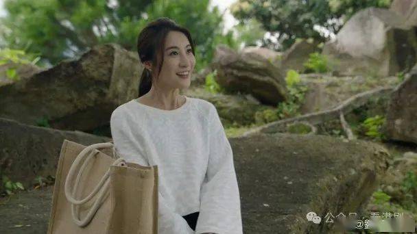 林夏薇虽跟对方没对手戏,但对于剧中爆破,枪战戏的逼真程度大呼犀