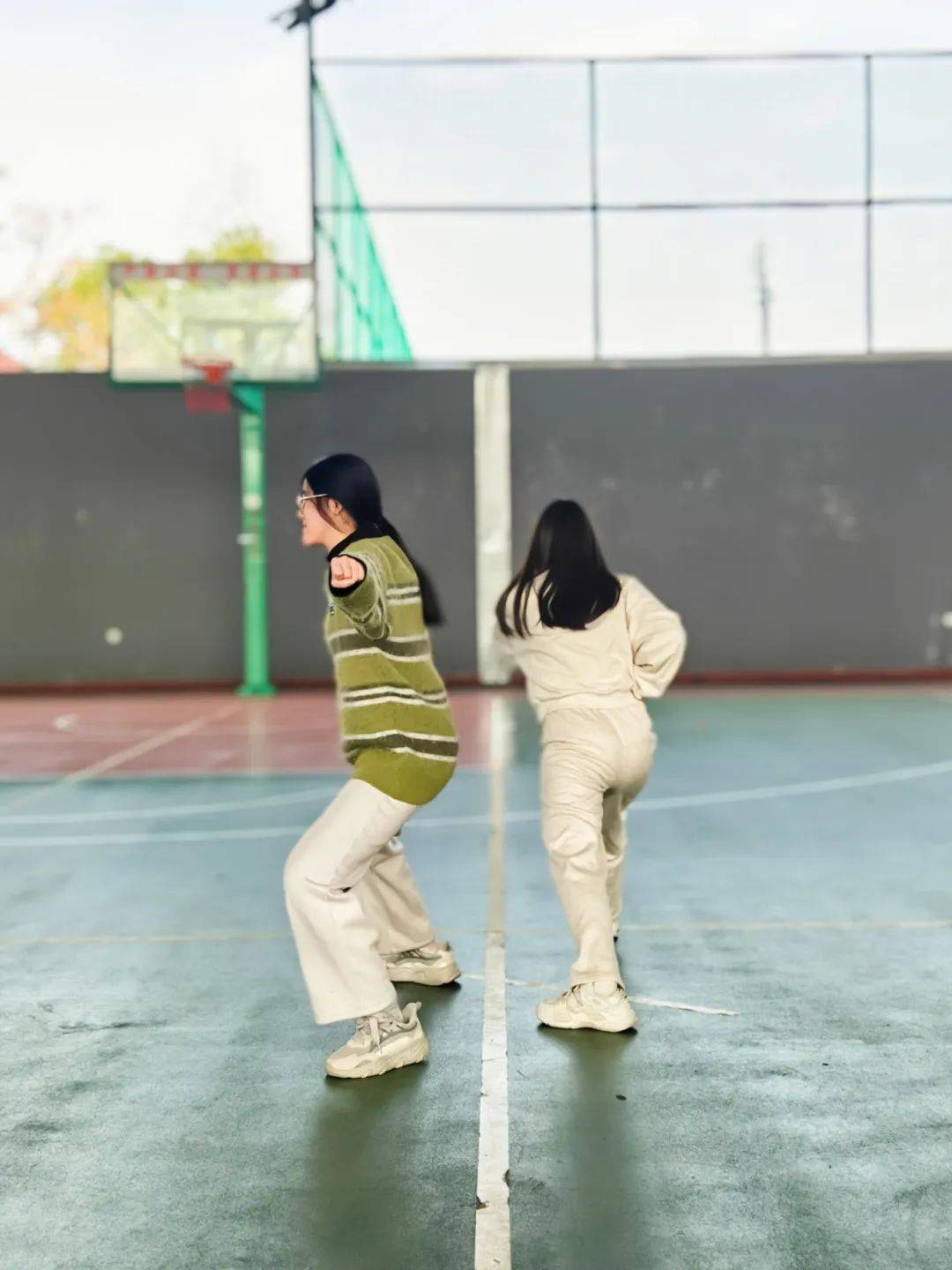 武术回旋

蹬（回旋

踢的动作）《武术回旋踢教学视频》