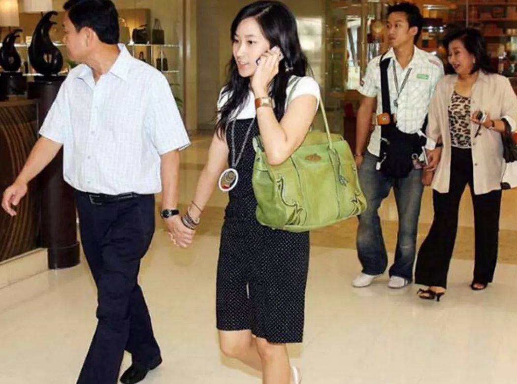 泰国前客家女总理英拉的侄女,到底有多美?