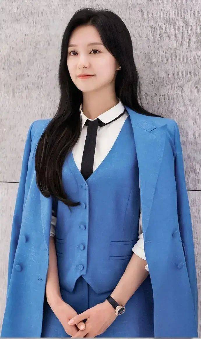 西装_金智媛_剧中