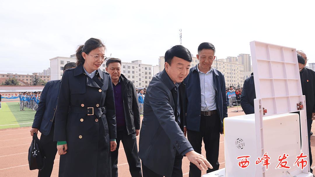 甘肃省科协科普大篷车进校园巡回展览走进西峰区