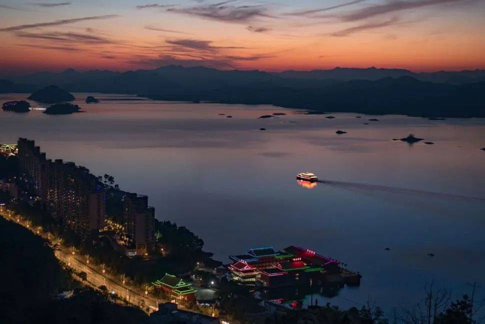 让你多巴胺飙升的旅行地!在千岛湖,感受溢出屏幕的生命力