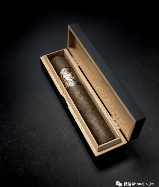 庇护雪茄推出愚人节巨龙雪茄