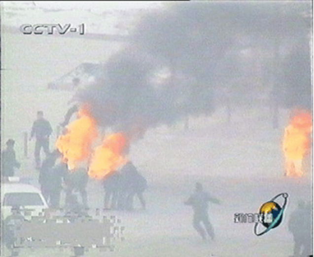 重新"杀回来"的陈桂林当众拆穿"尊者"的阴谋并将其"爆头",本以为邪教