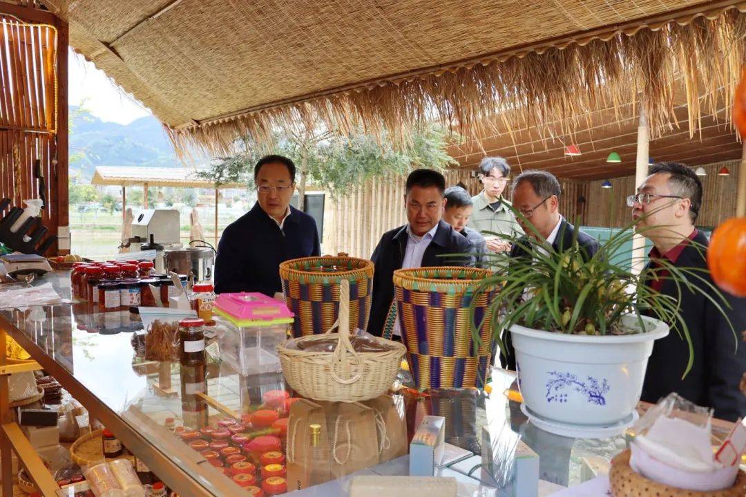 市总要闻向波到绥阳县务川自治县凤冈县湄潭县调研工会工作