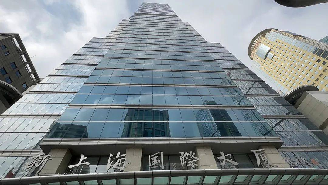 国拍租房 | 陆家嘴核心商务区！新上海国际大厦办公房招租_地下_车库_停车场