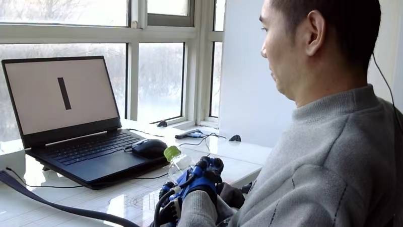 中美团队意念控制临床试验进展频频脑机接口科幻照进现实还有多远