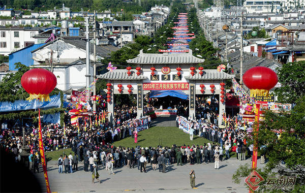 云视角平均3天一个节疯狂的四月云南人的节日根本过不完