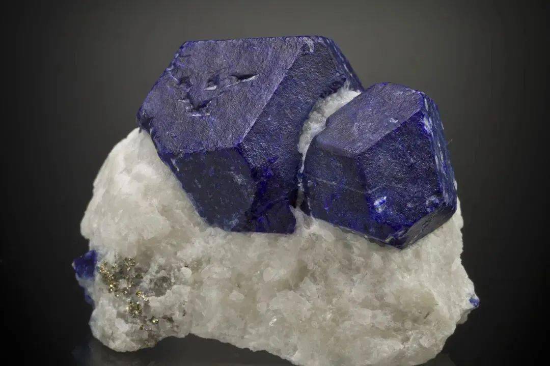 打游戏吗鉴定矿物的那种