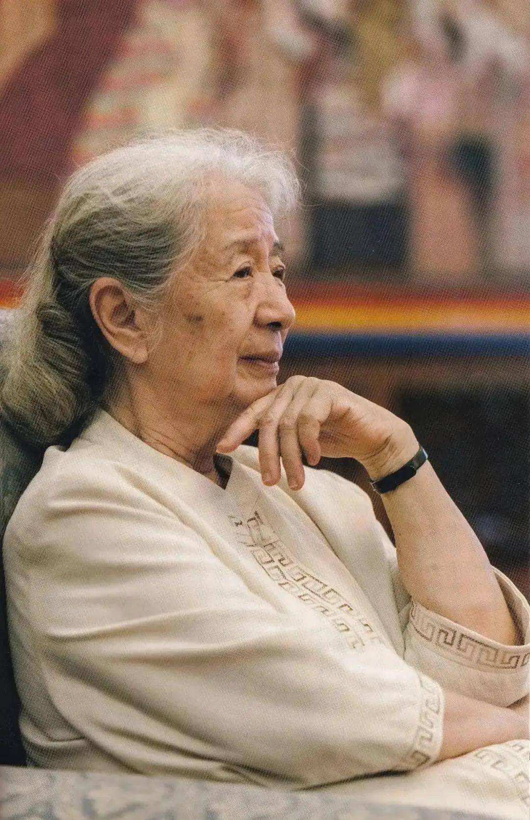 大敦煌匠心敦煌研究院第一代女画家邵芳常沙娜先生念念不忘的老师