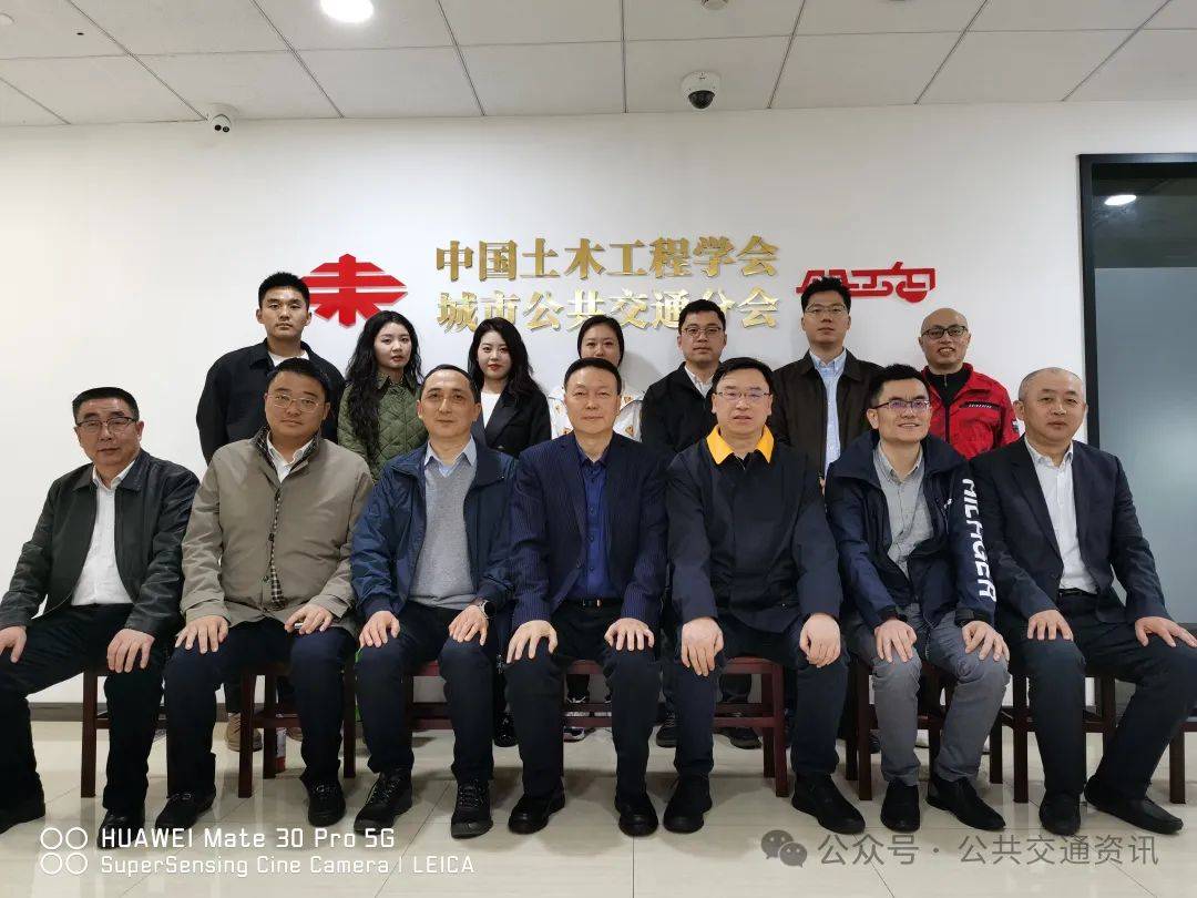 【学习】《安全驾驶口诀"十二要十二不"》宋辉:以思想破冰引领改革