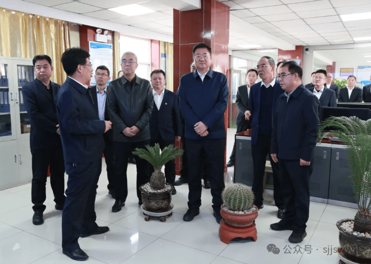 一心为民谋福祉职工利益高于一切兰花集团董事长李仲明再提服务职工