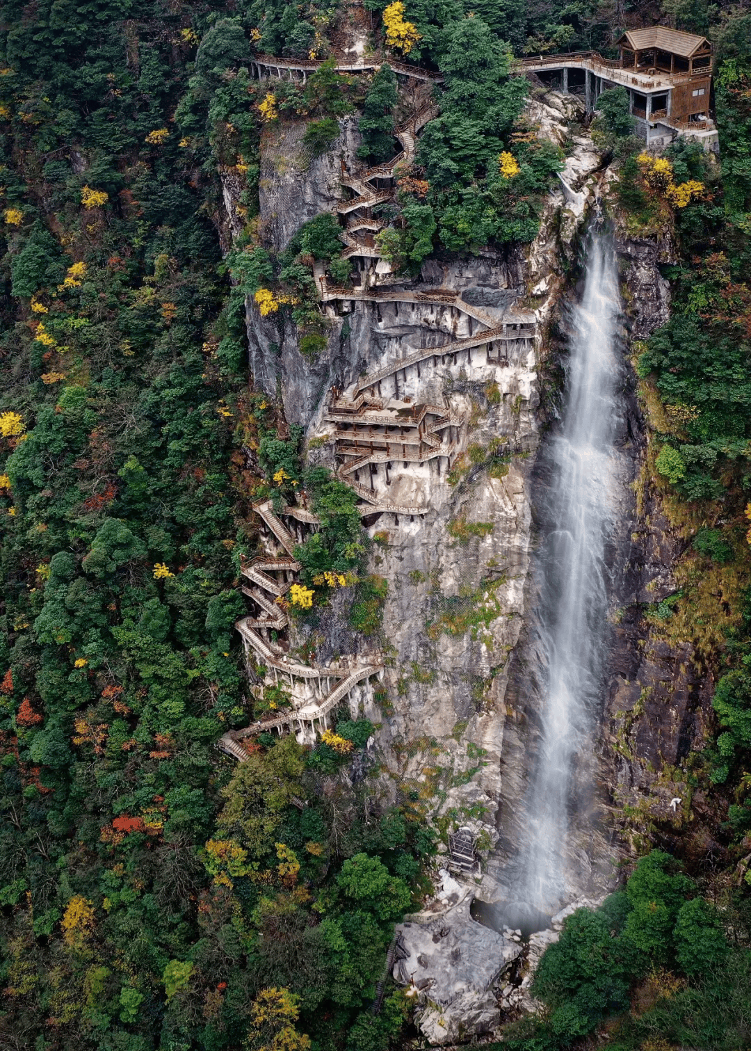 绝世武功天下奇——江西武功山正式获得"世界地质公园"称号_游客_花岗