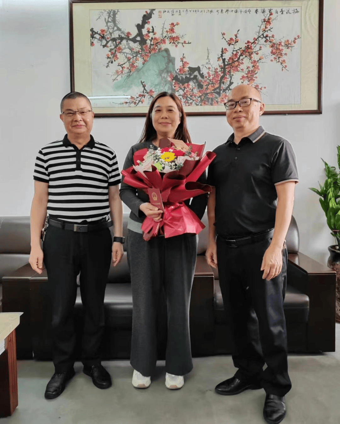 丰顺侨中这位邱碧霞女士退休了