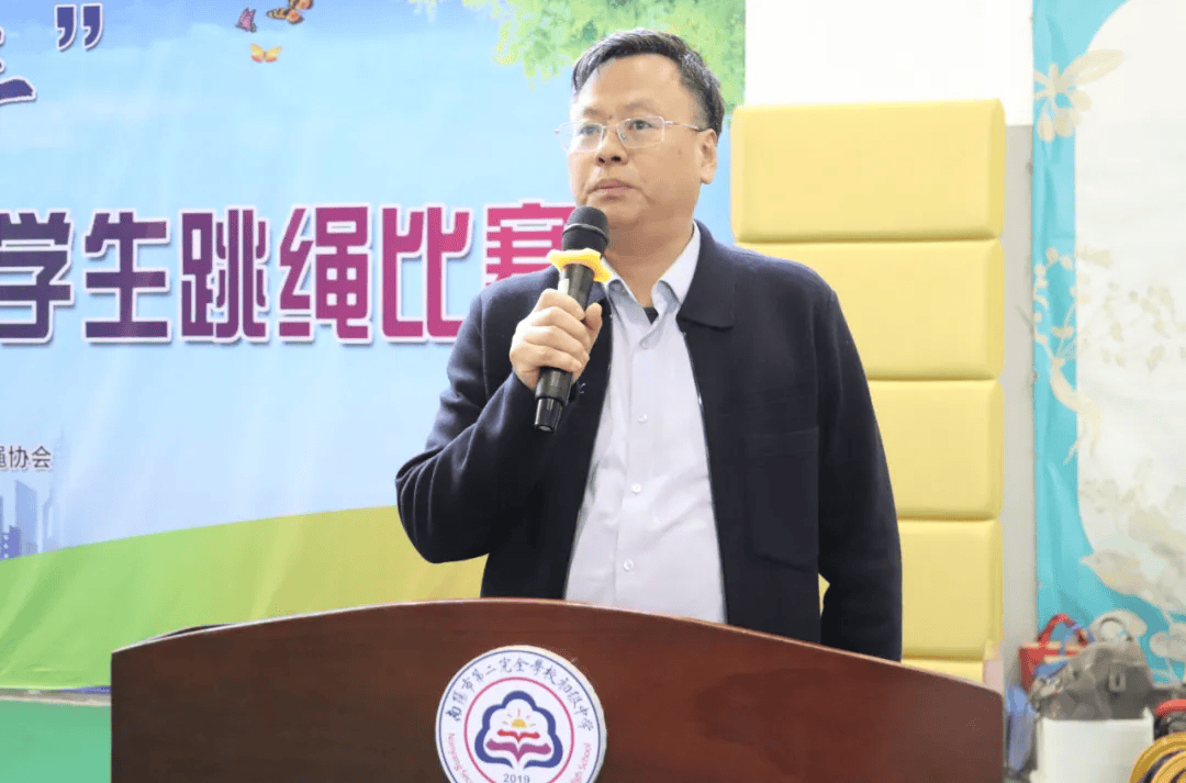 30秒单摇135个3分钟单摇672个市三十一小四年级杨