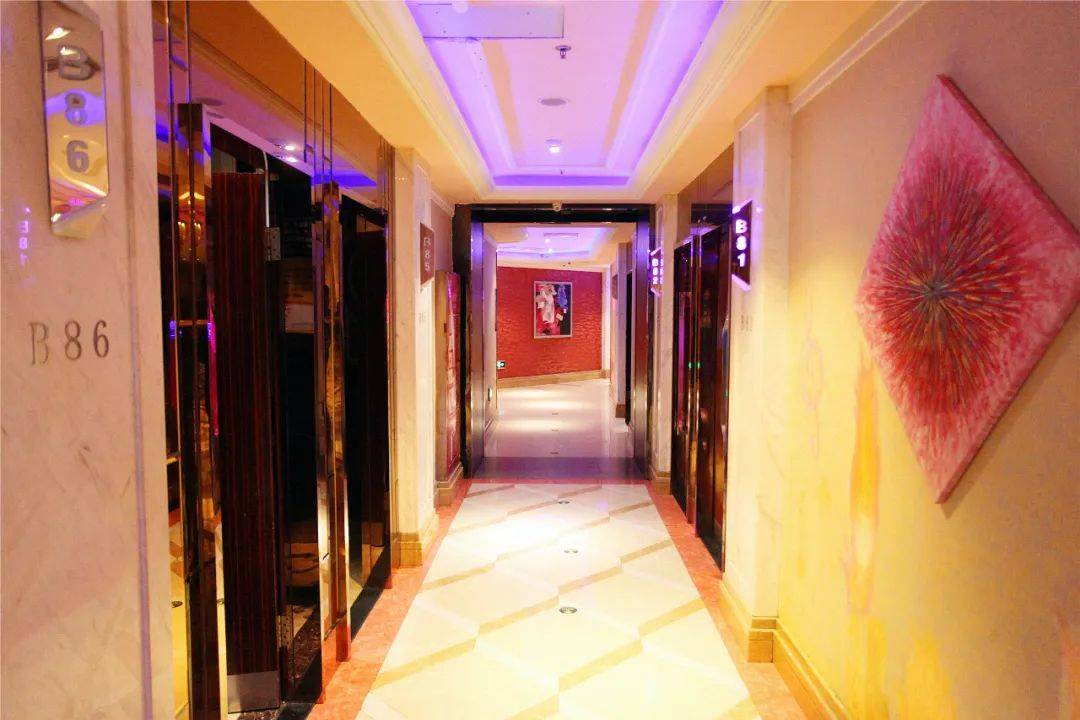 门头沟花几十块钱就能唱歌8个小时开了十多年的量贩式ktv音效好房间多