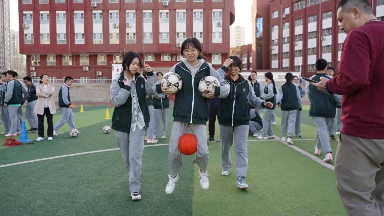 山西通宝育杰学校趣味无限激扬青春凝心聚力迎战高考