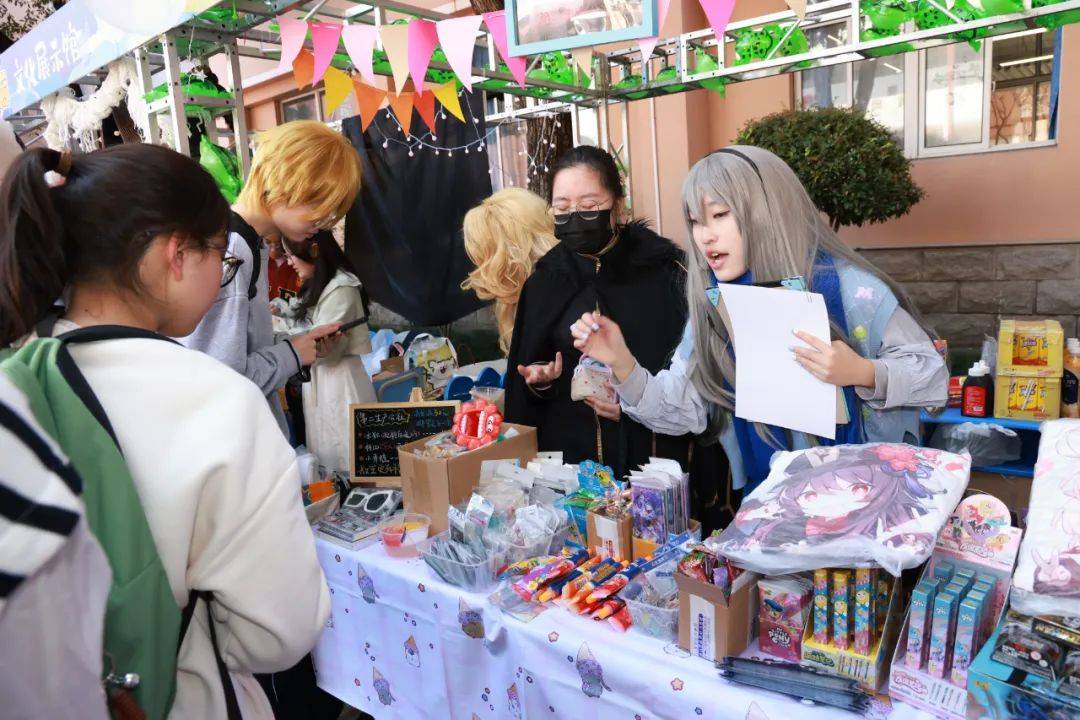 创新点亮狂欢——七宝中学第十七届暨浦江分校第一届狂欢节顺利举行