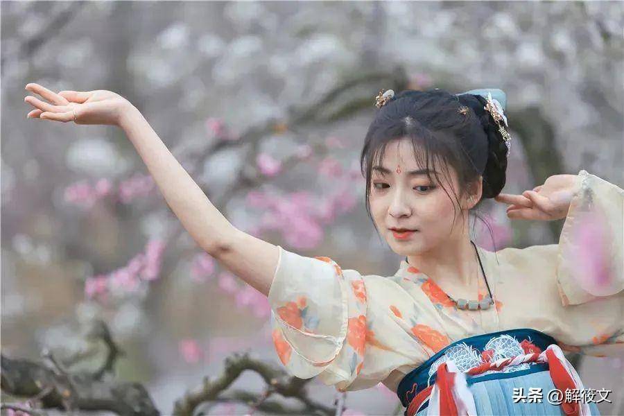 这些自然风光与人文景观相辉映,从古至今孕育了无数的天水美女,被美称