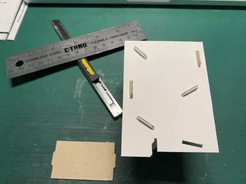 它使用燕尾接头,使定位更容易,边缘更坚固.