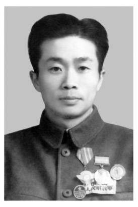 老照片的故事父亲走过的战争年代