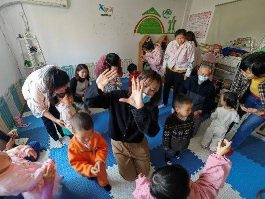 温暖春日 快乐早教 ——"贤城育儿专列"之新南幼儿园科学育儿指导活动