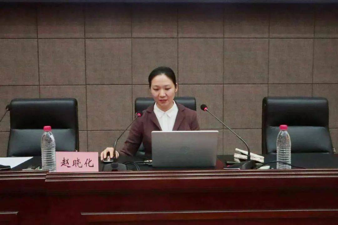 首先,赵晓化副主任医师结合多年临床工作经验和扎实的专业知识,深入浅