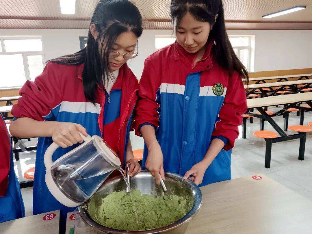 我们的节日清明长青中学开展清明节系列活动