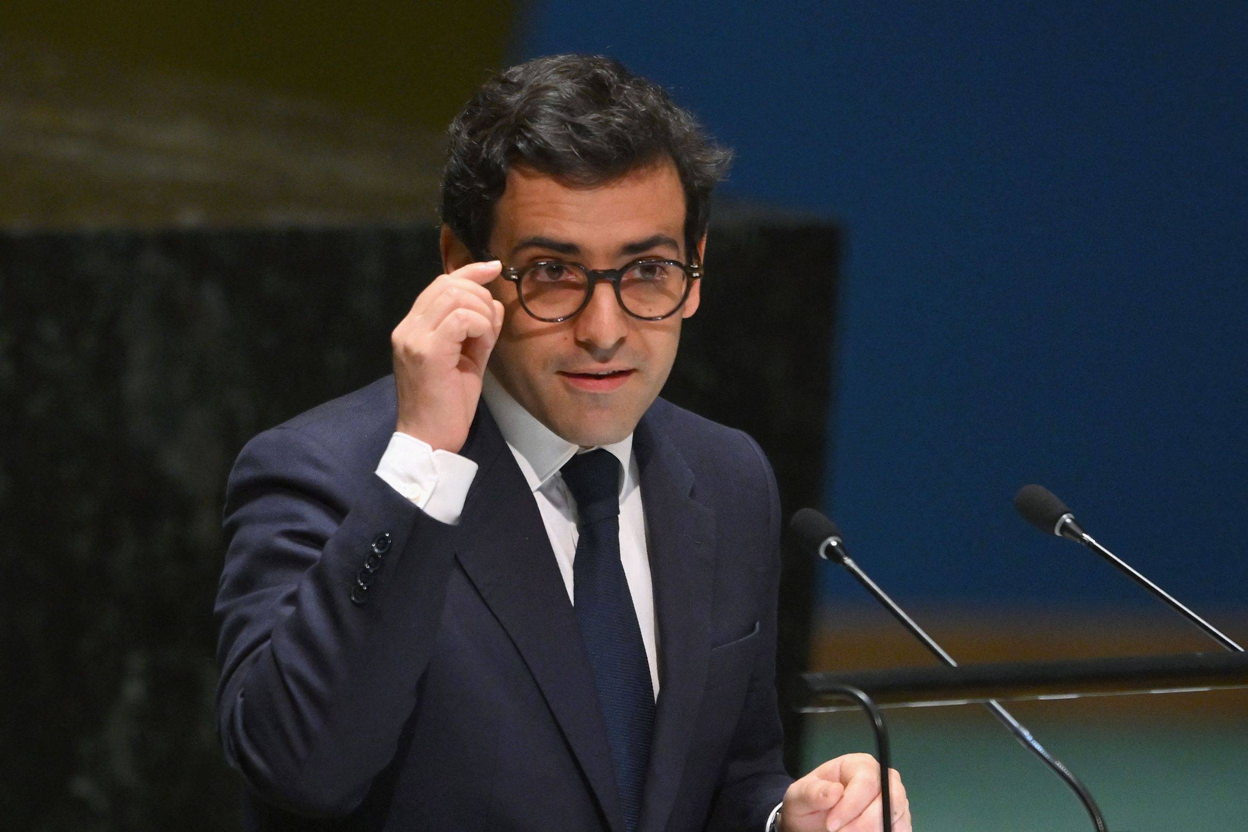 全球前瞻法国外长将访华旅韩大熊猫福宝3日回国