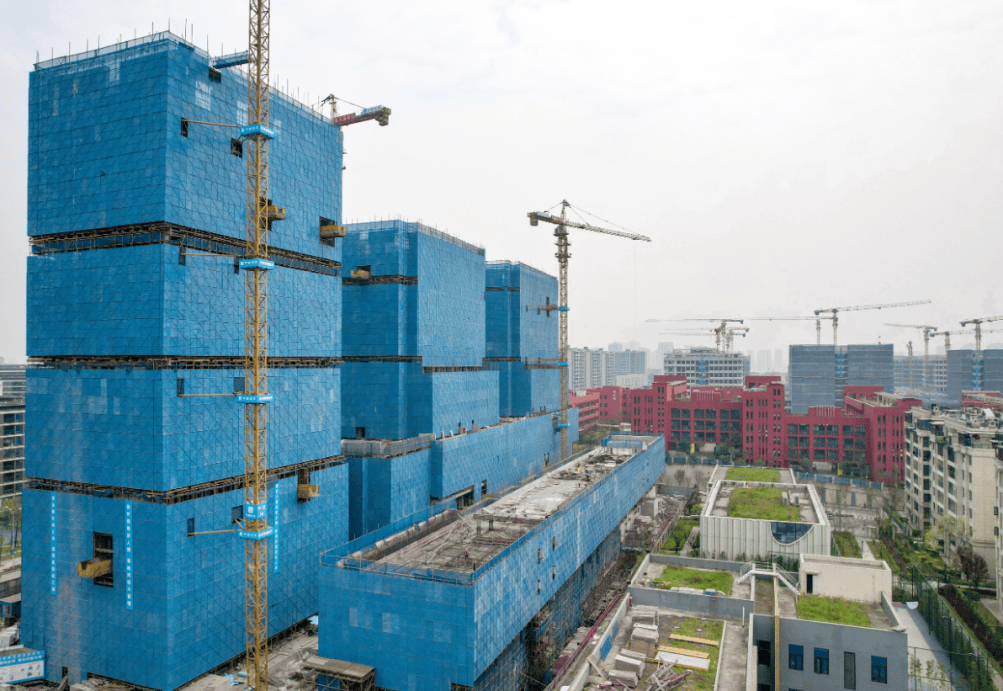 金凤涅槃 | 金凤城市中心一期项目总体建设进度已过半.