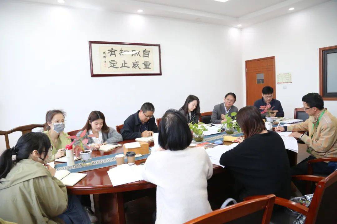 至诚校园新闻特级引领提升品质上海市特级校长朱立宏莅临指导