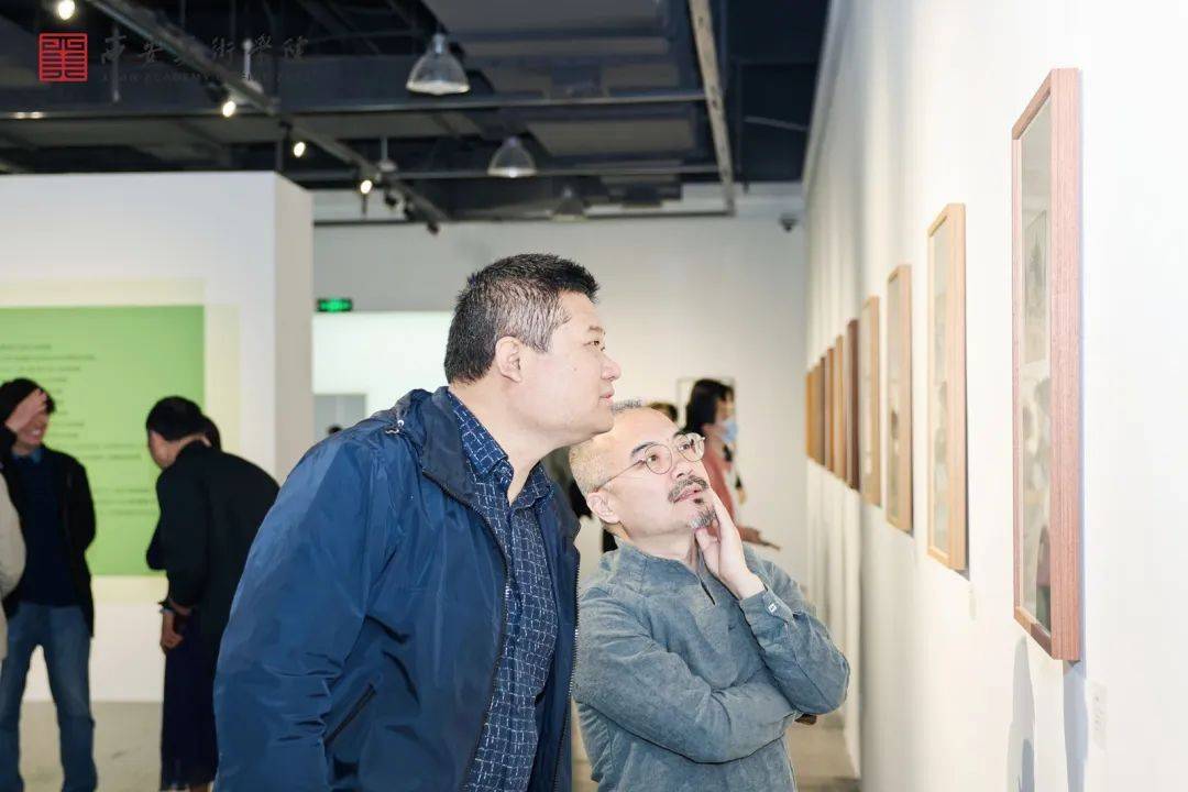 品鉴看展访谈画迹长安吕智凯水彩艺术展在西安美术学院美术馆开幕