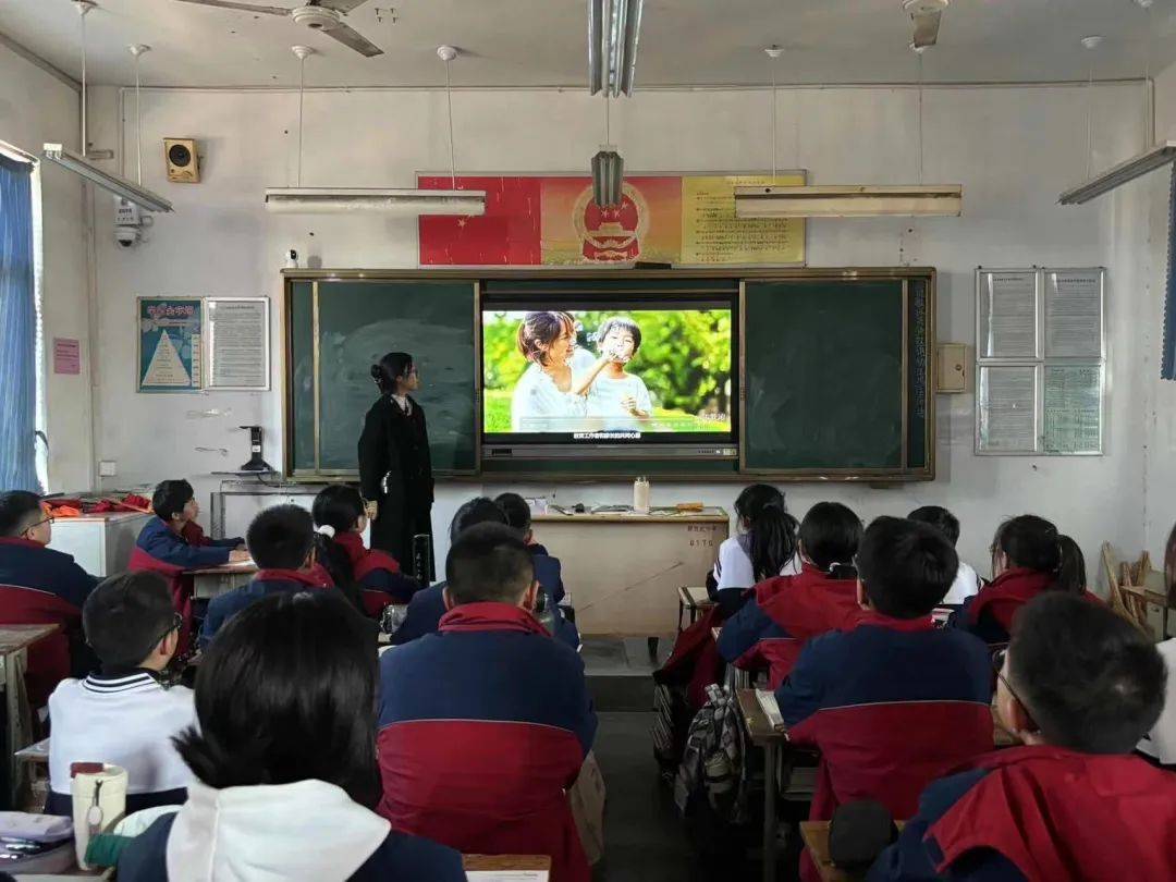 韩店镇新世纪中学王佳图片