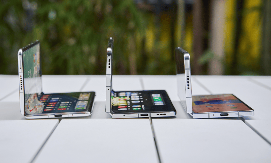 折叠屏手机的2024减重与升维