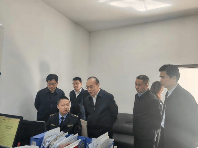 中国消费者协会副秘书长潘海峰来川调研