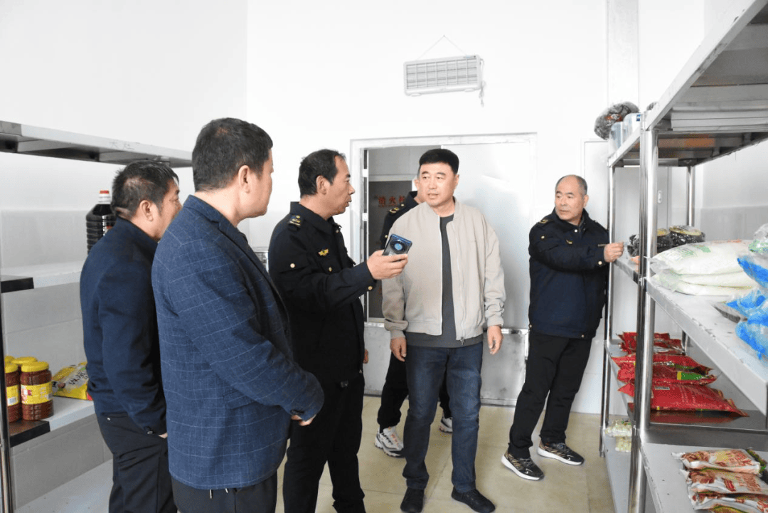 平安校园科右前旗食品药品监督管理局到学院督导检查食品安全工作