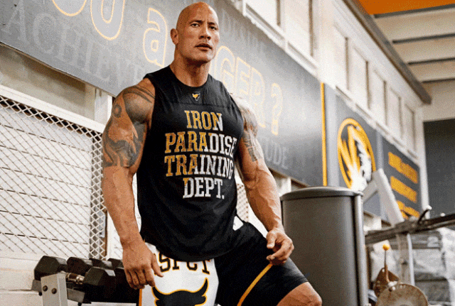 不愧是安德玛速干衣出汗不黏腻上身即降温冠军运动员都在穿