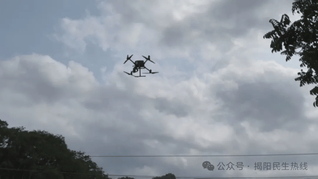 搜救】普宁7岁小男孩走失,出动几百名人员搜索,最后在山上找到_无人机