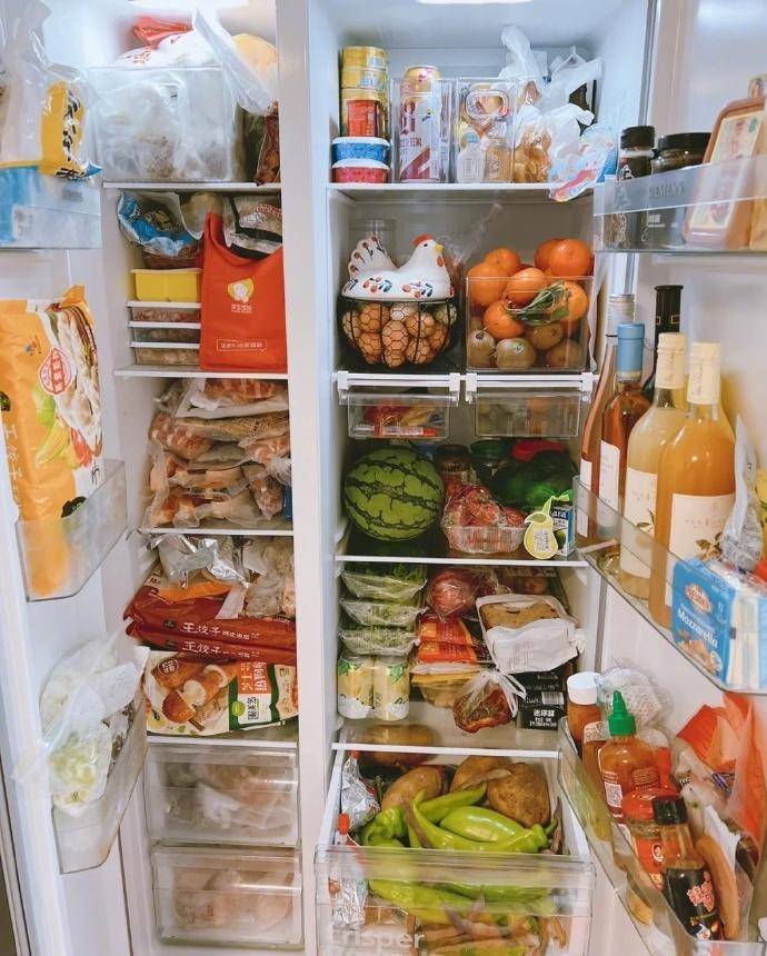 日子久了才明白:家里4样东西,尽量买大一号,入住就知道多实用_冰箱